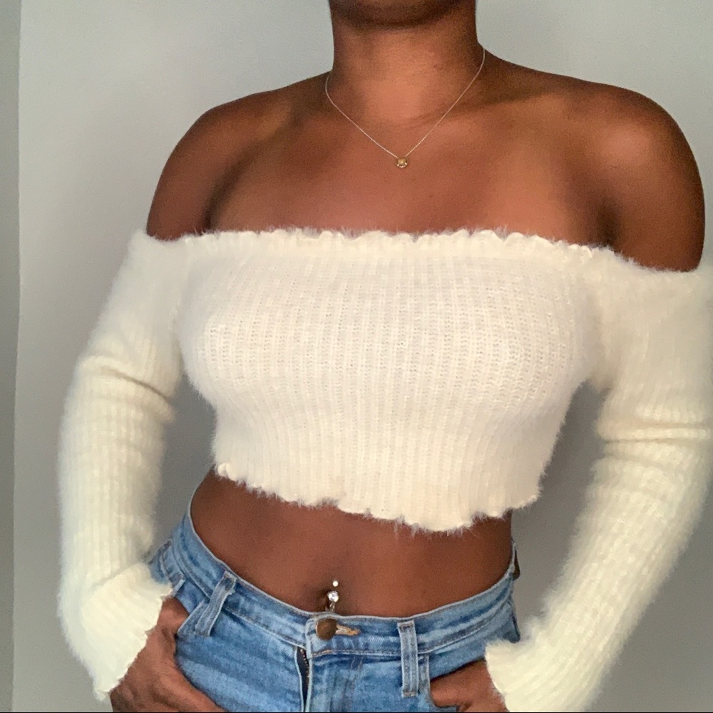 Furry long sleeve off the shoulder bandeau top🤍